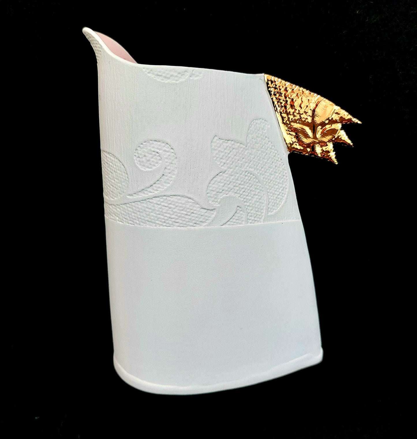 Medium Jug with Pattern and Gold Handle