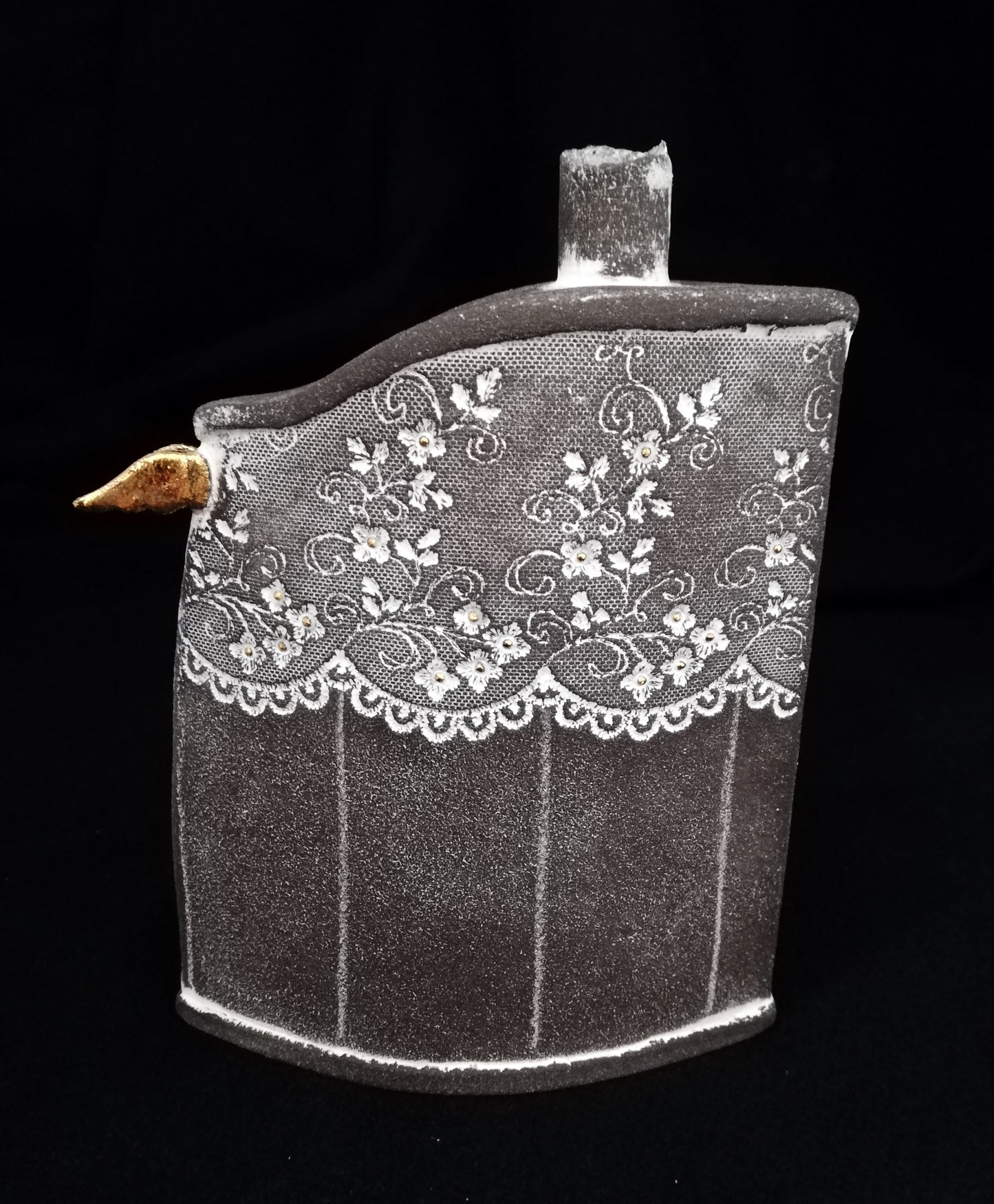 FrancesSpicePatternedBottleinBlackClaywithGoldWings