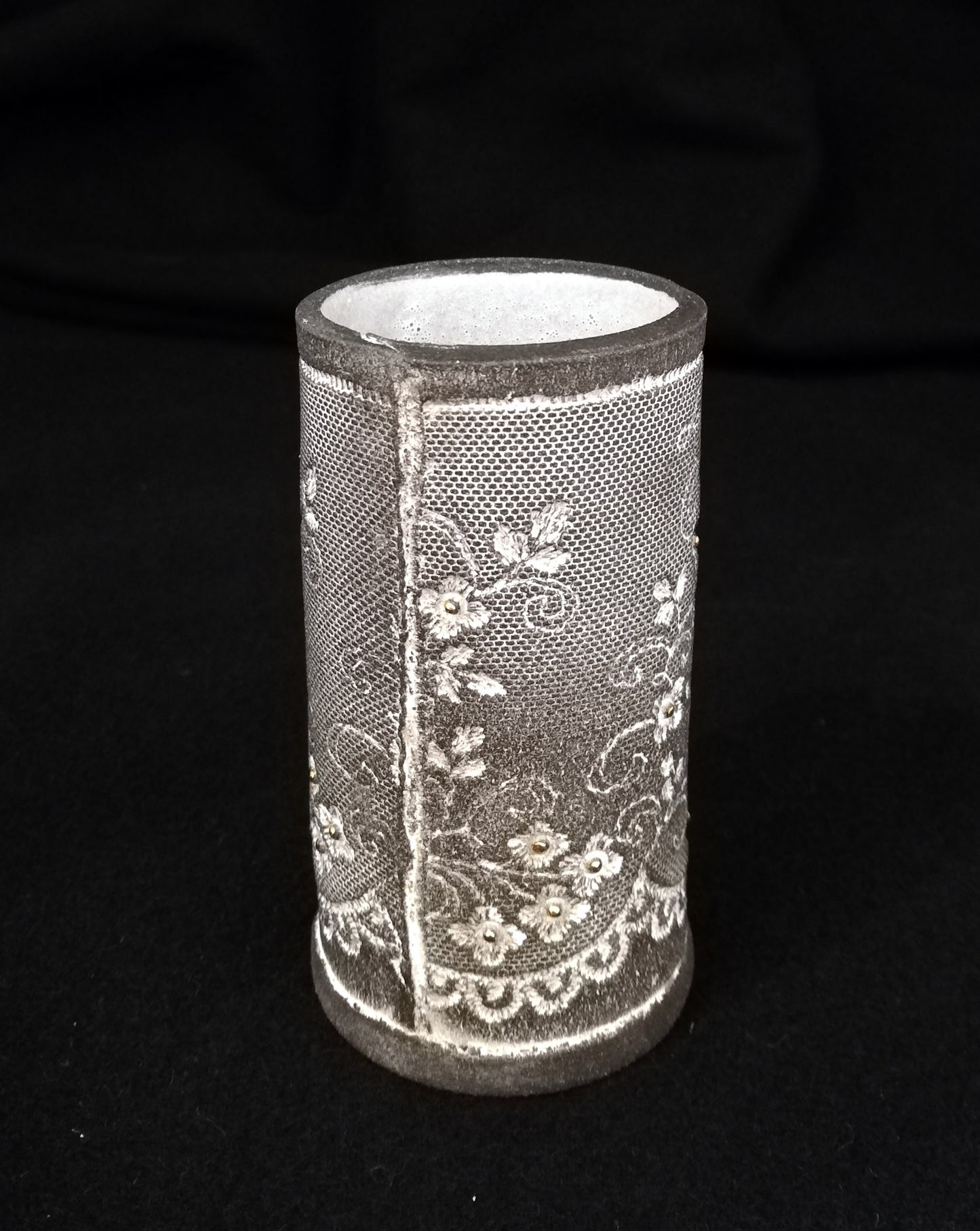 Frances-Spice-Patterned-Vase-in-Black-Clay